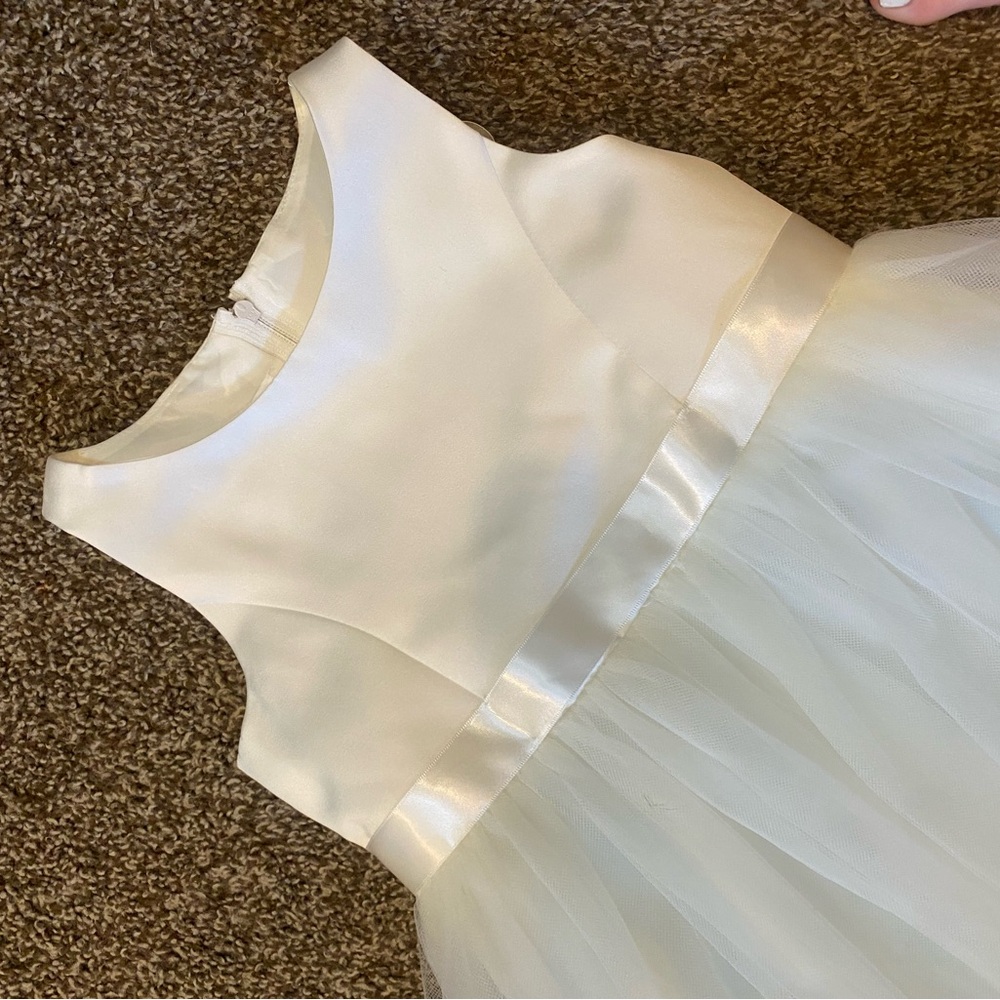 White flower girl dress.